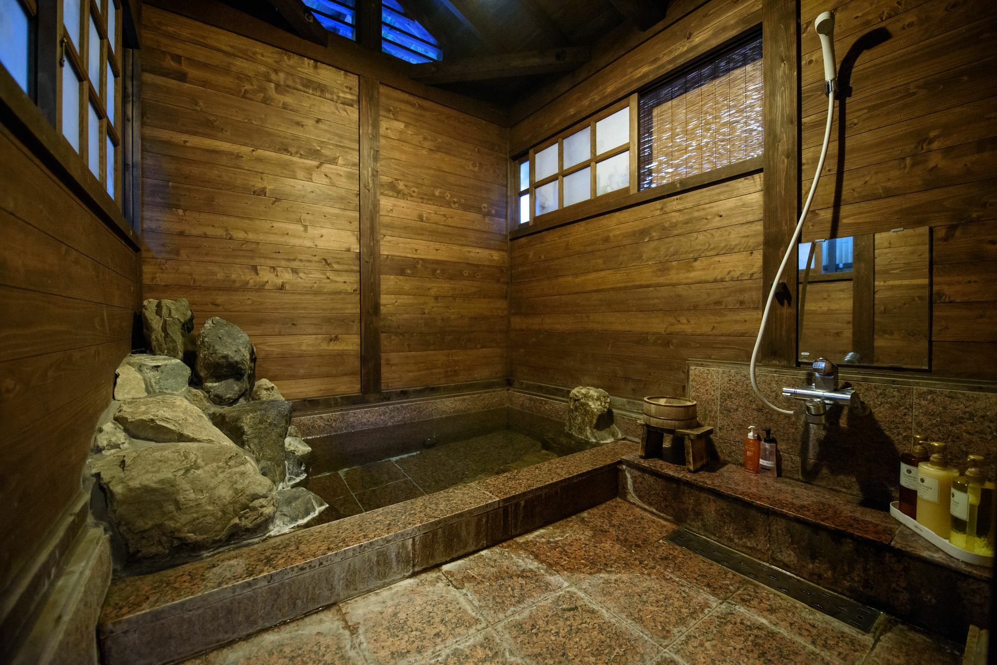 Yunohira Kamiyanagiya Hotel Yufu Eksteriør billede